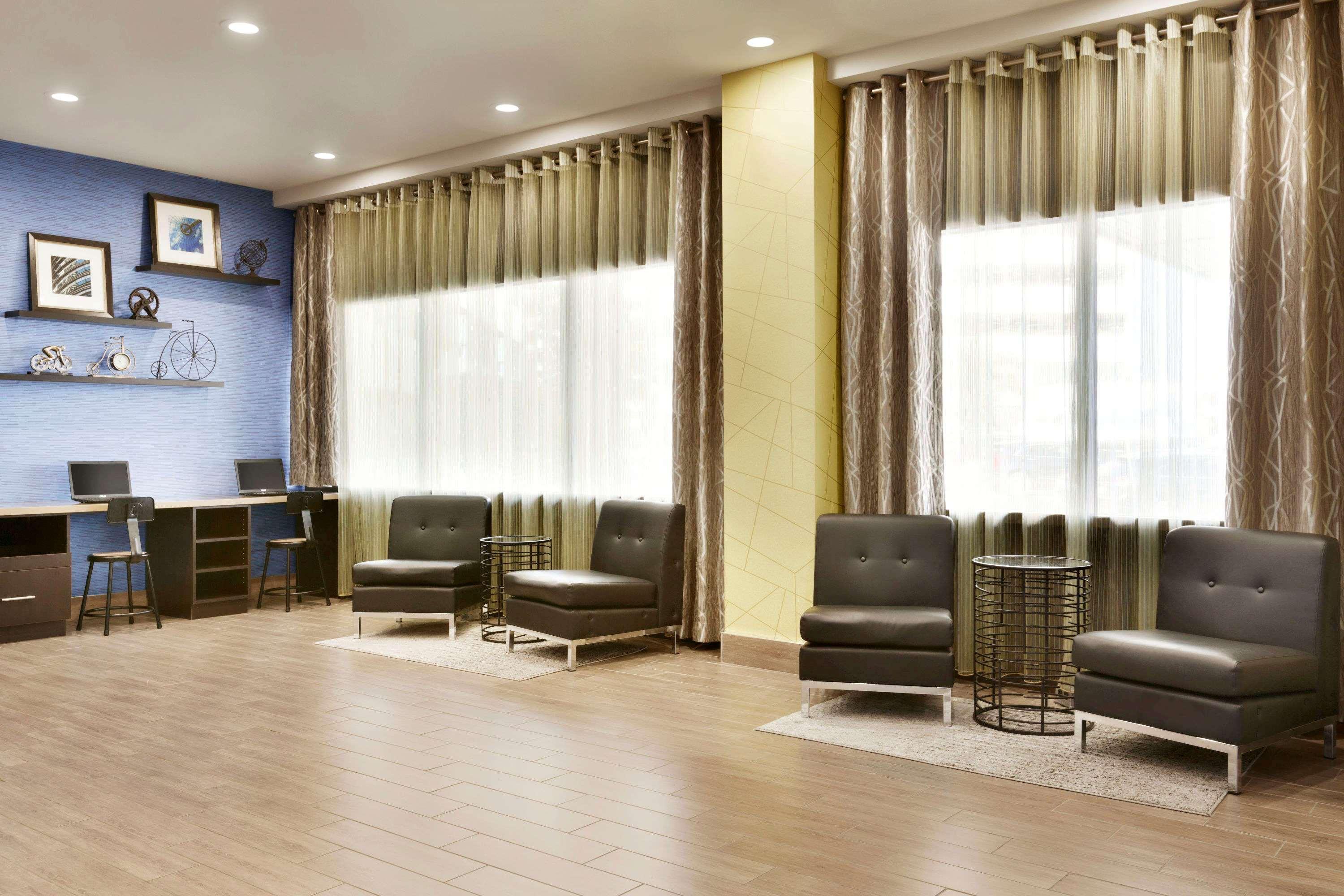 Travelodge By Wyndham Toronto East Exterior photo